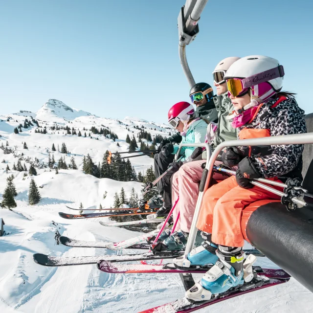 Chatel L. Meyer Ski Famille 20230408 014 1