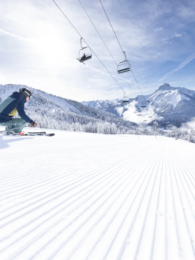 Photographies de ski et paysages du secteur de Braitaz, La Chapelle d’Abondance (Portes du Soleil, Vallée d’Abondance). Mont Grange enneigé, sapins sous la neige, ambiance First Track avec pistes immaculées.